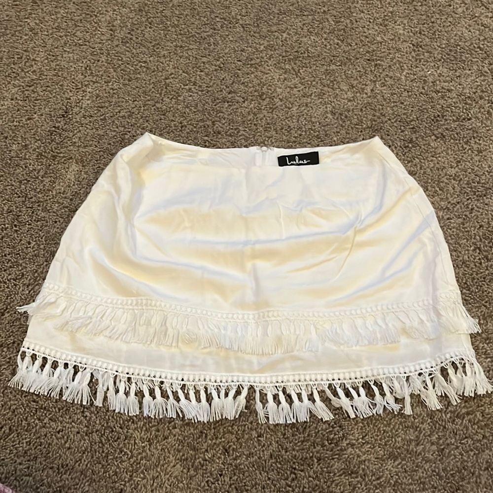 Lulus back zip fringe bottom skirt